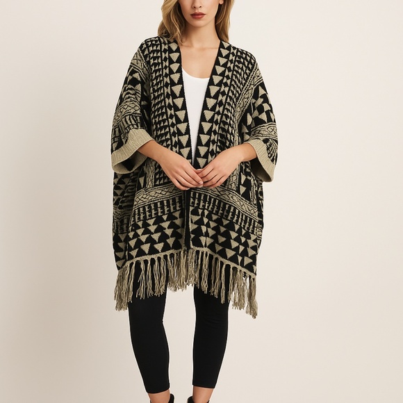 NWT Max Sport Geometric Knit Poncho Cape Fringe Open Front S/M Black Beige $250 - Picture 1 of 12